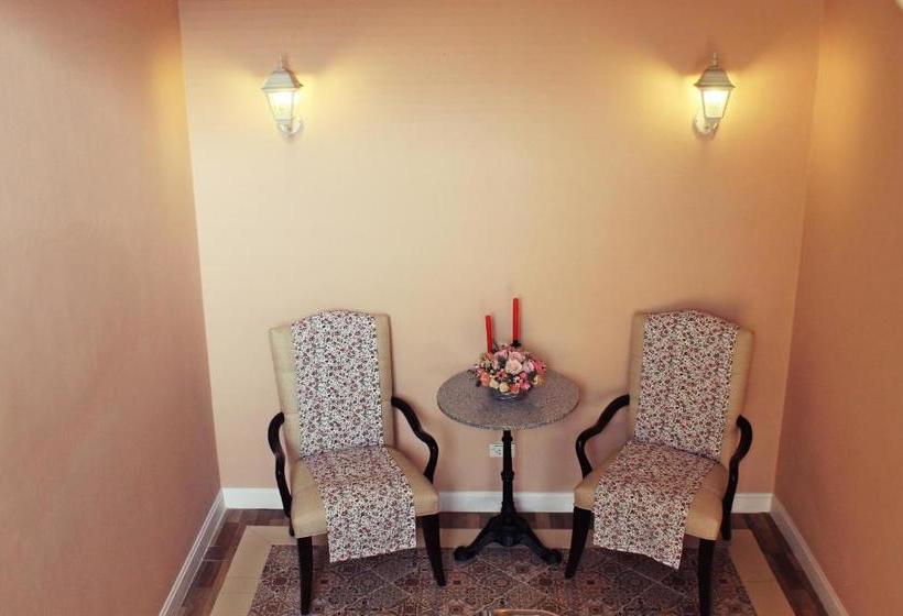 هتل The Dorm Chiangrai