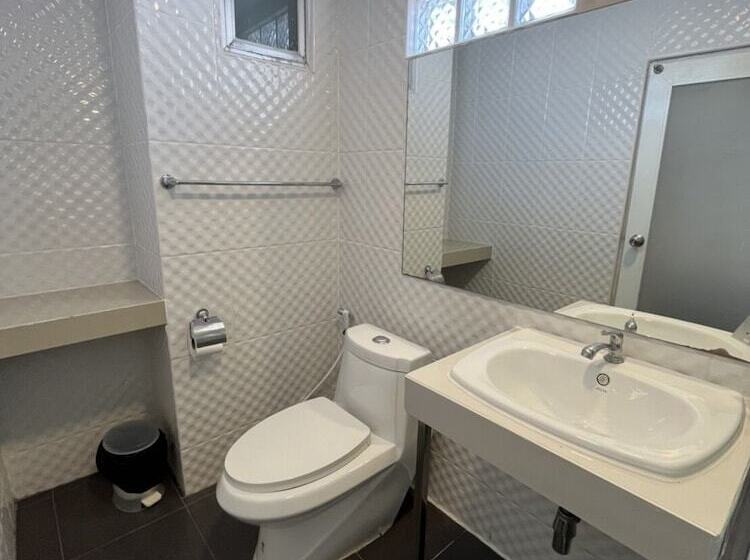 호텔 Wesahh Homeplace