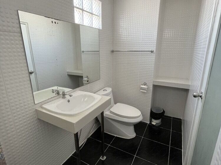 호텔 Wesahh Homeplace