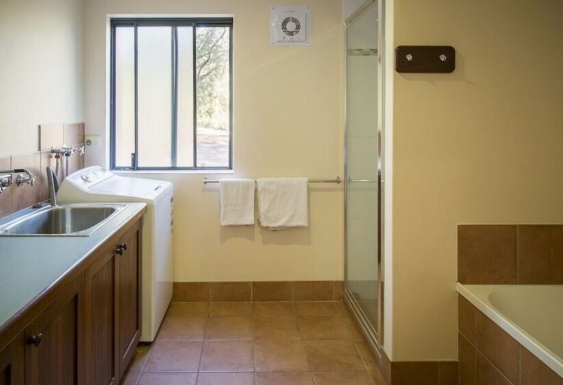 Отель Wyadup Brook Cottages