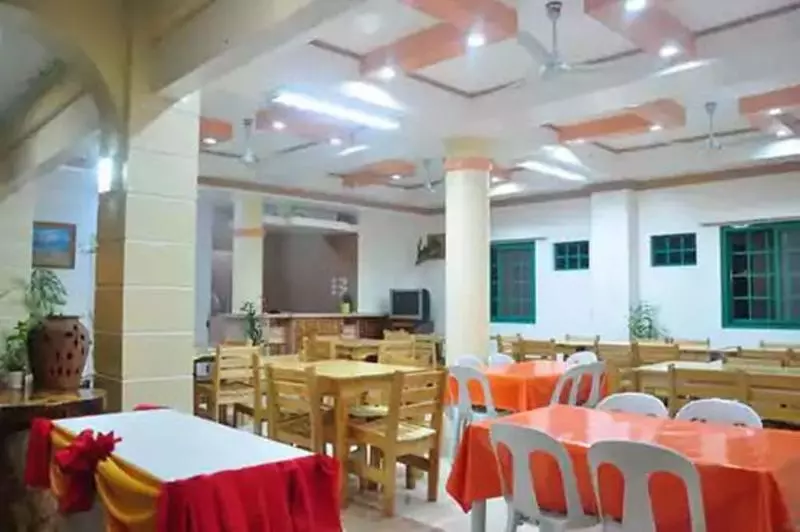 هتل Apartelle De Francesca