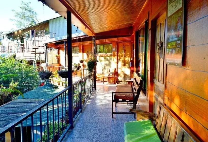 ホテル Cabinas El Pueblo B&b Monteverde