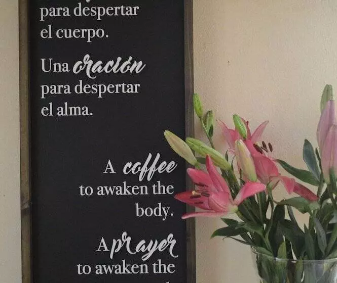 ホテル Cabinas El Pueblo B&b Monteverde