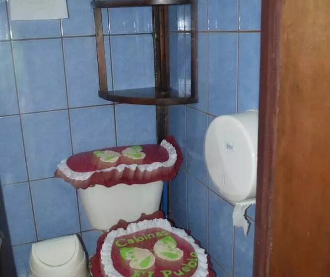 ホテル Cabinas El Pueblo B&b Monteverde