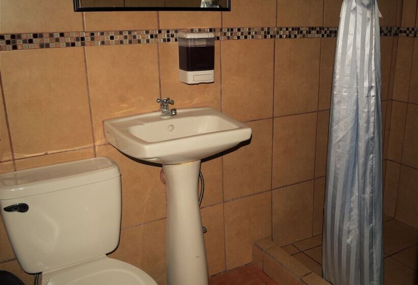 酒店 Cabinas El Pueblo B&b Monteverde