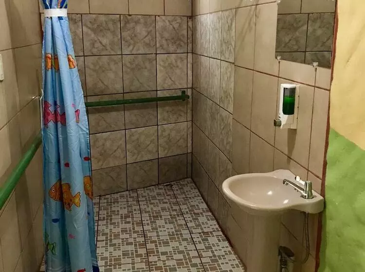 ホテル Cabinas El Pueblo B&b Monteverde