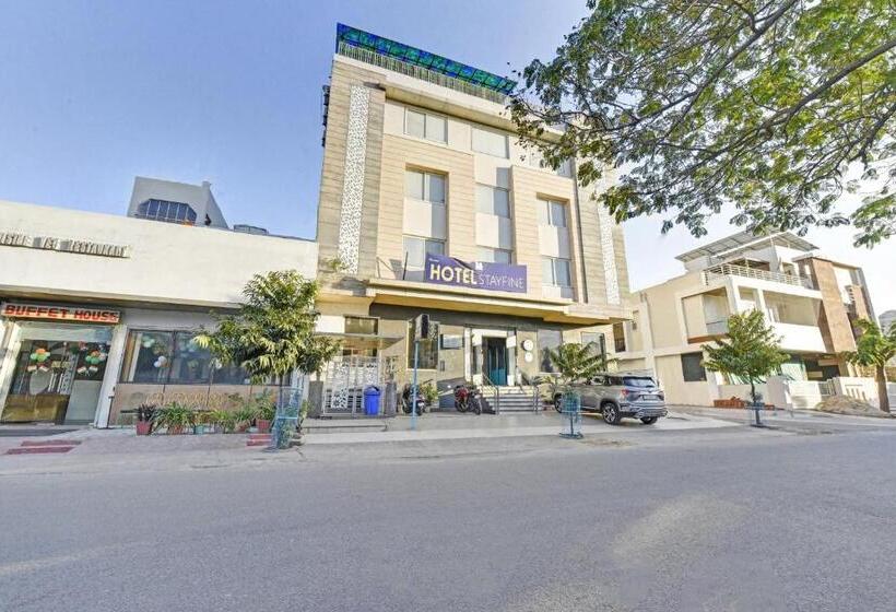 Townhouse Hotel Stay Fine