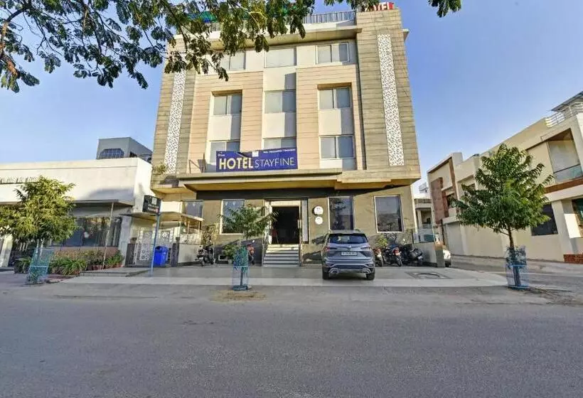 Townhouse Hotel Stay Fine