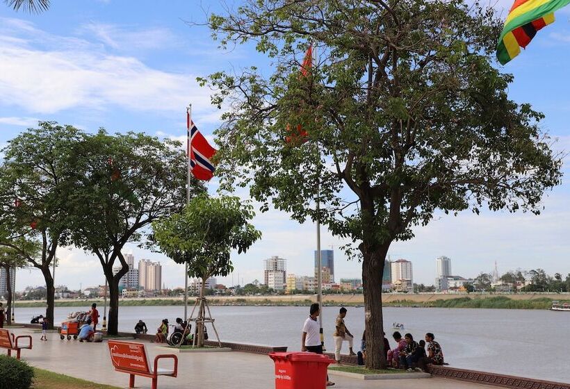 ホテル Granferte Phnom Penh