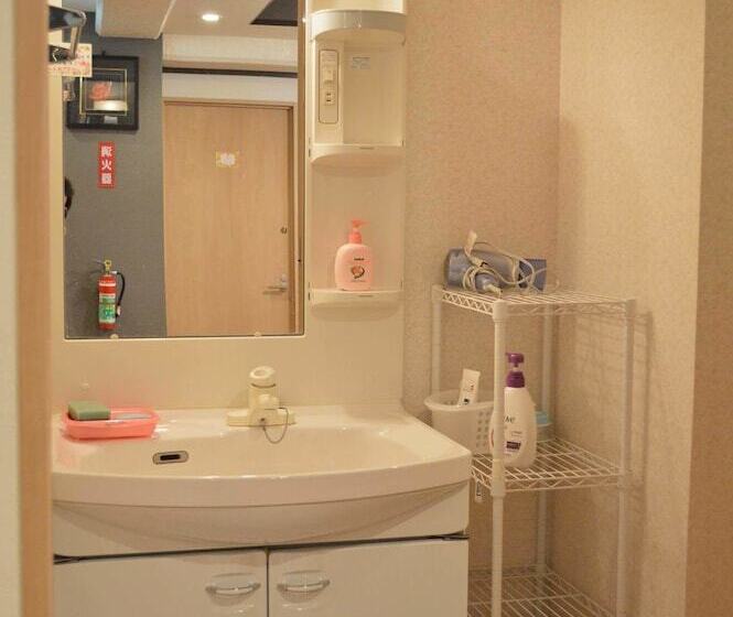 Отель Guest House Fukutomi  Female Only