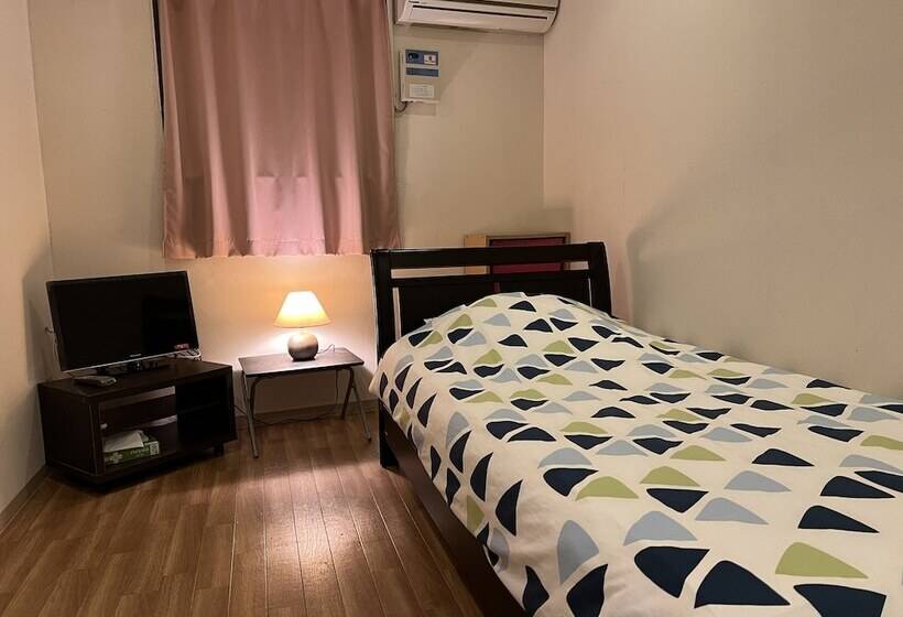 Отель Guest House Fukutomi  Female Only