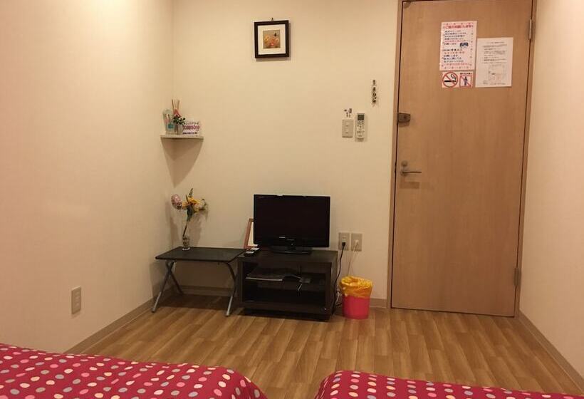 Отель Guest House Fukutomi  Female Only