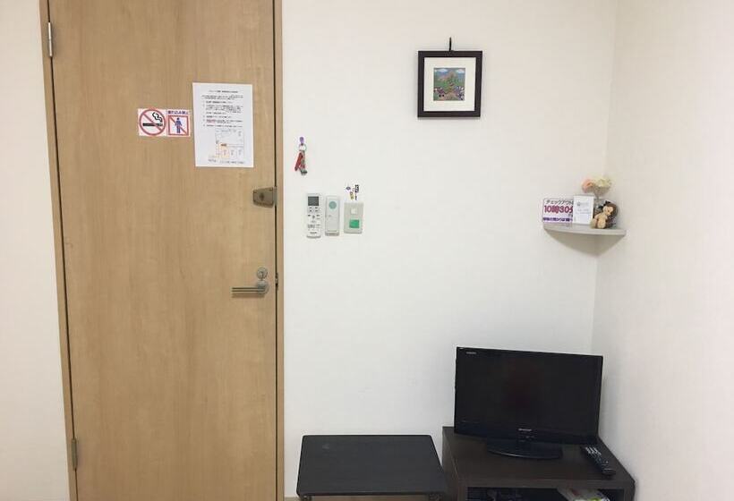 Отель Guest House Fukutomi  Female Only