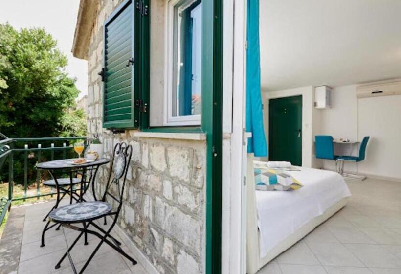 فندق Guesthouse Ana Trogir Old Town