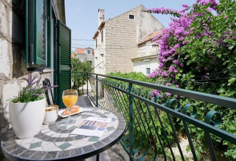 فندق Guesthouse Ana Trogir Old Town