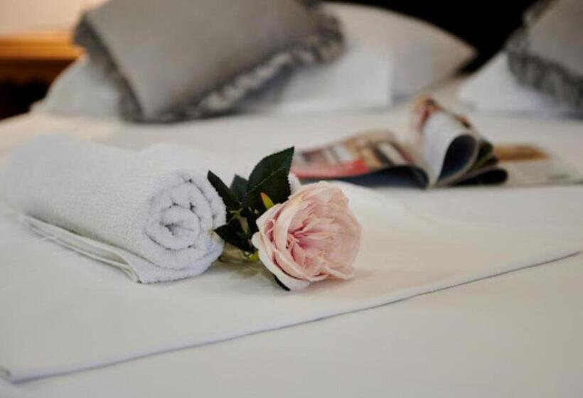 فندق Guesthouse Ana Trogir Old Town