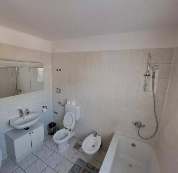 Hotelli Guesthouse Varnica