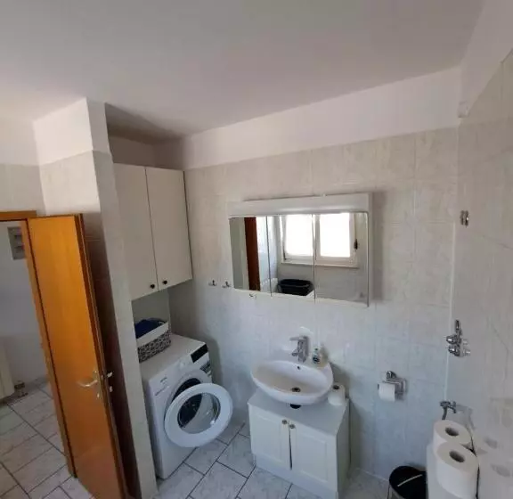 Hotelli Guesthouse Varnica