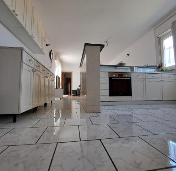 בית מלון כפרי Guesthouse Varnica