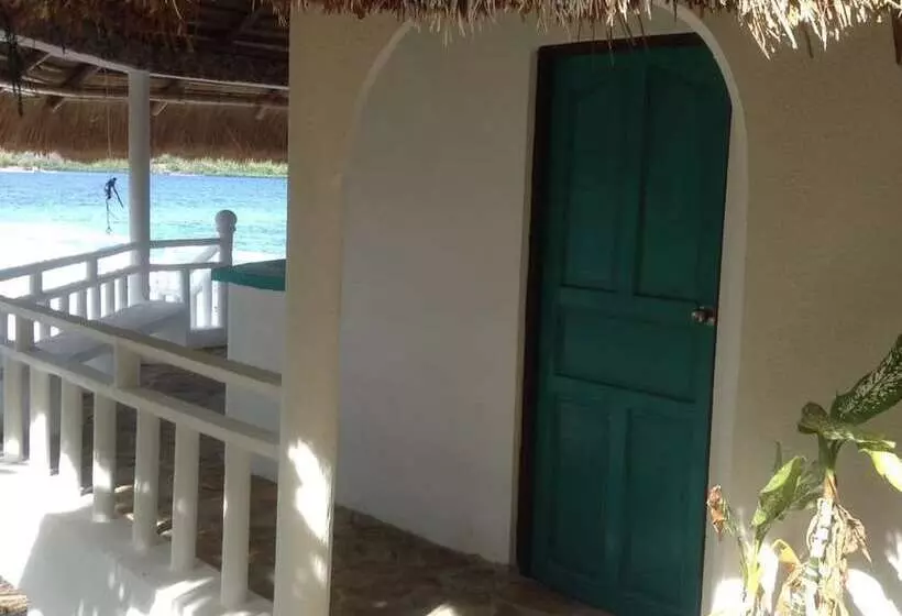 Hotelli Iris Island Eco Resort