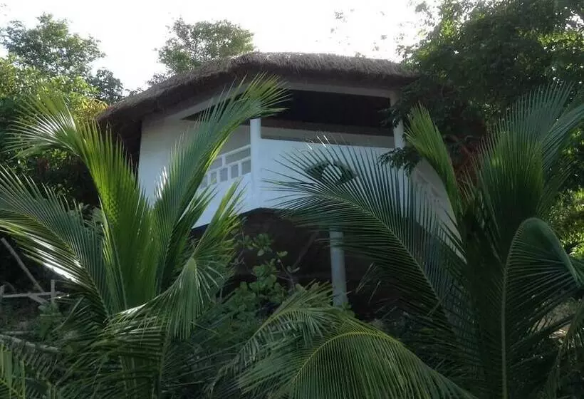 Hotelli Iris Island Eco Resort