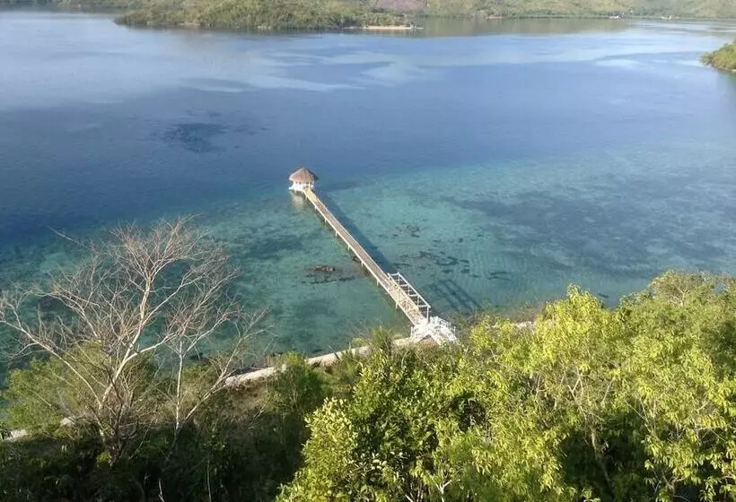 Hotelli Iris Island Eco Resort