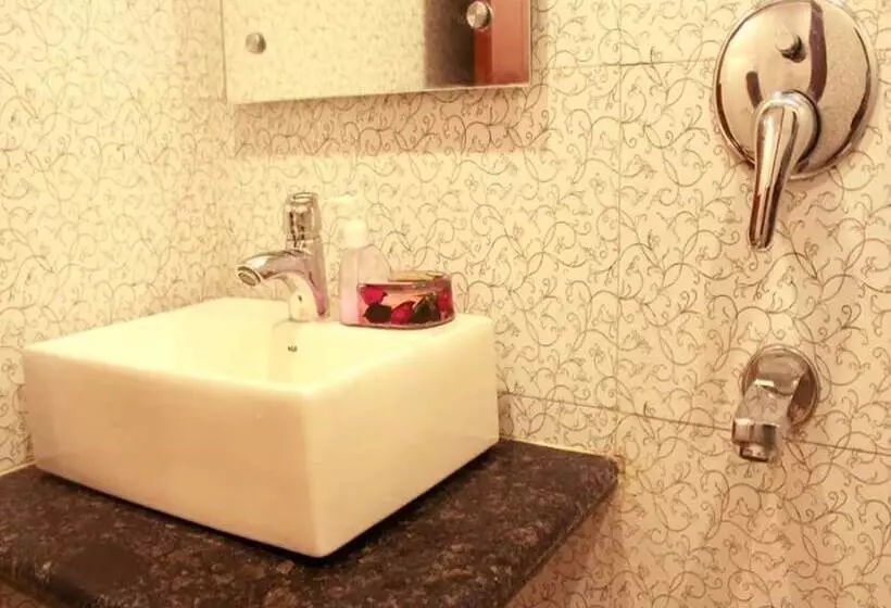 هتل Prem Deluxe Guest House