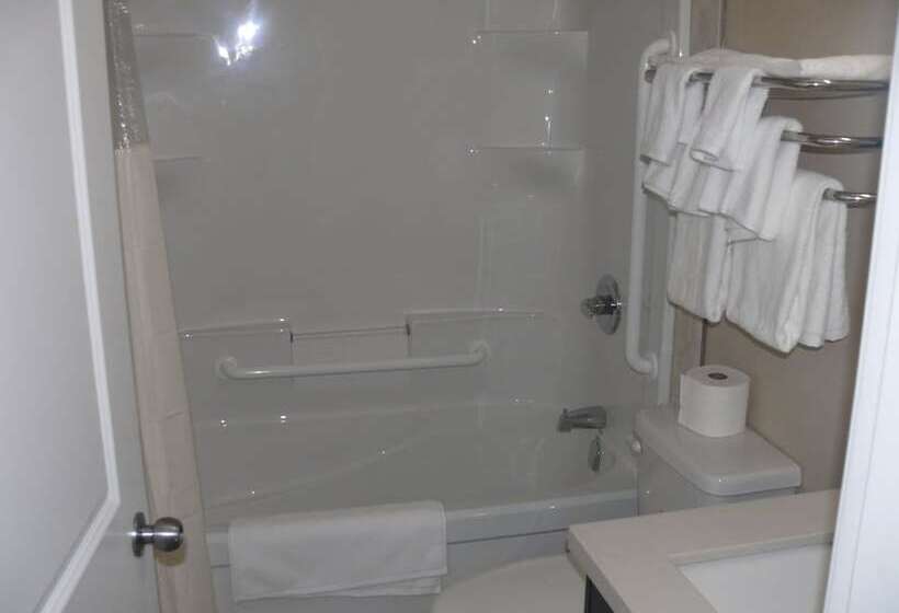 ホテル Super 8 By Wyndham Watrous