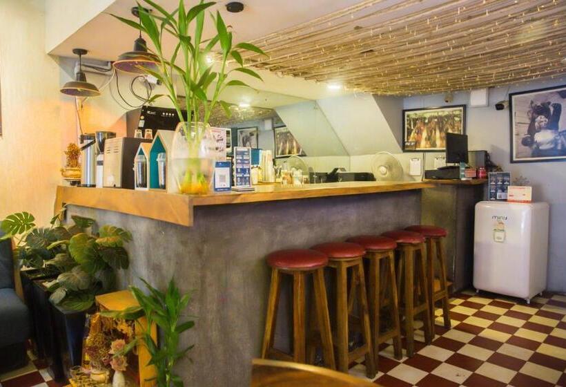 בית מלון כפרי The Artist Residence