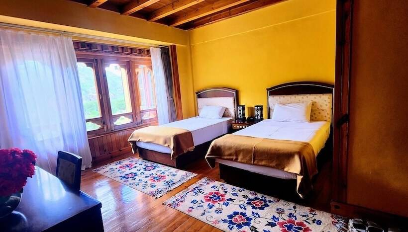 هتل Tiger S Nest Resort Best Resort In Paro