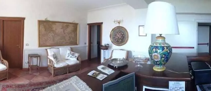 Hotelli Villa Cerelis