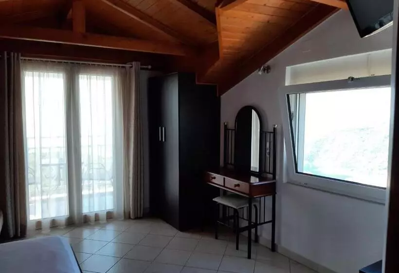 Hotel Zoe's Studios