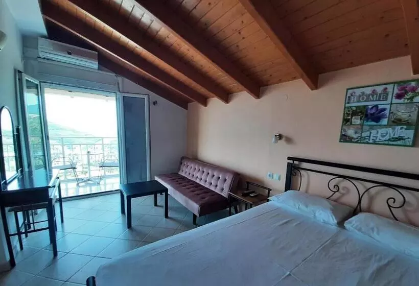 Hotel Zoe's Studios