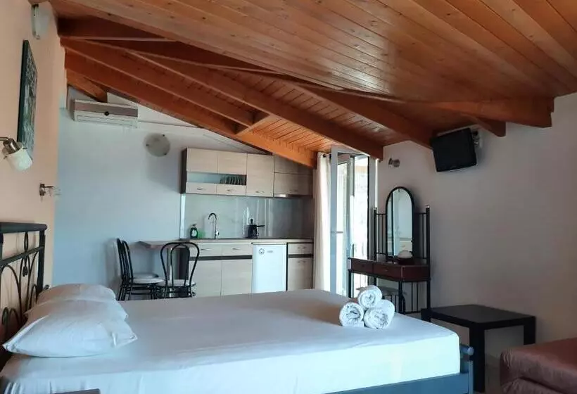 Hotel Zoe's Studios