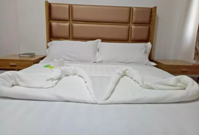 Meaco Hotel   Anilao