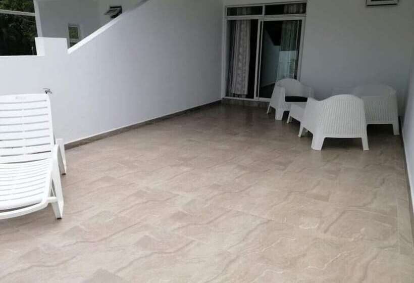 هتل Easy Stay Residence