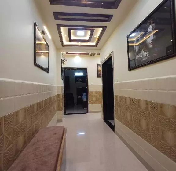 ホテル Pragati Palace