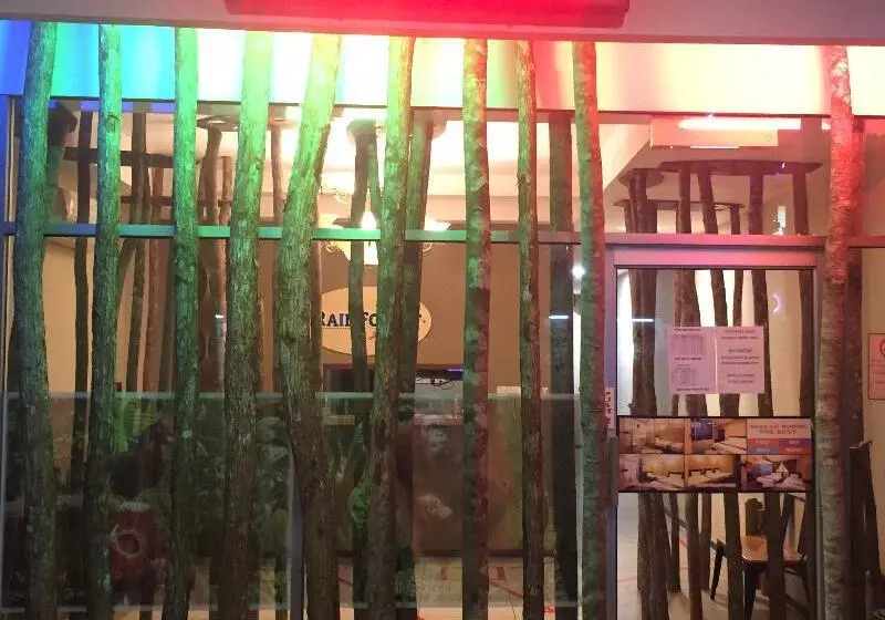 ホテル Rainforest Budget Stay