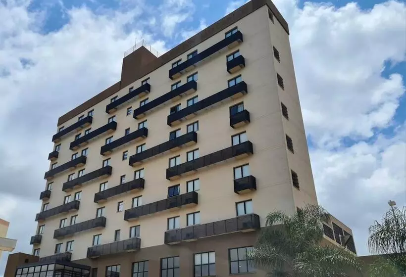 ホテル Transamerica Fit São Carlos