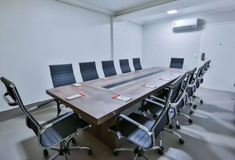 ホテル Transamerica Fit São Carlos