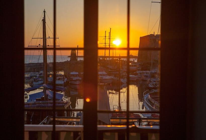 בית מלון כפרי White Pearl