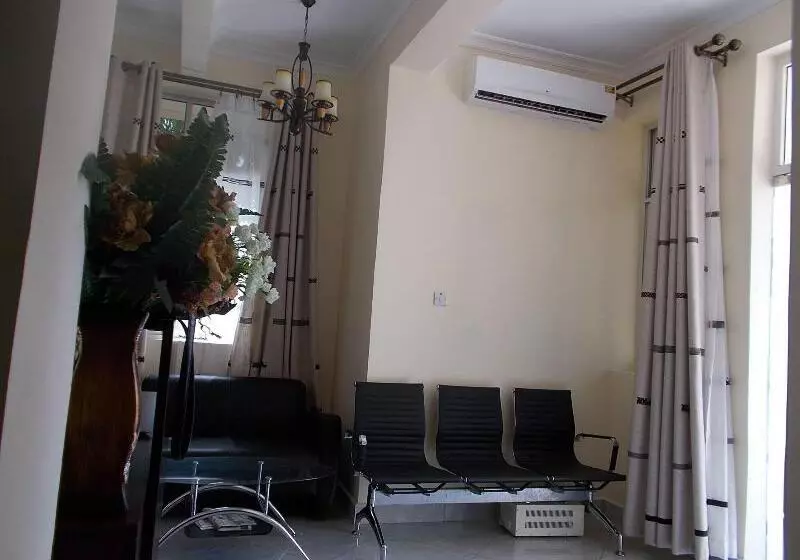 هتل Airport Transit Lodges