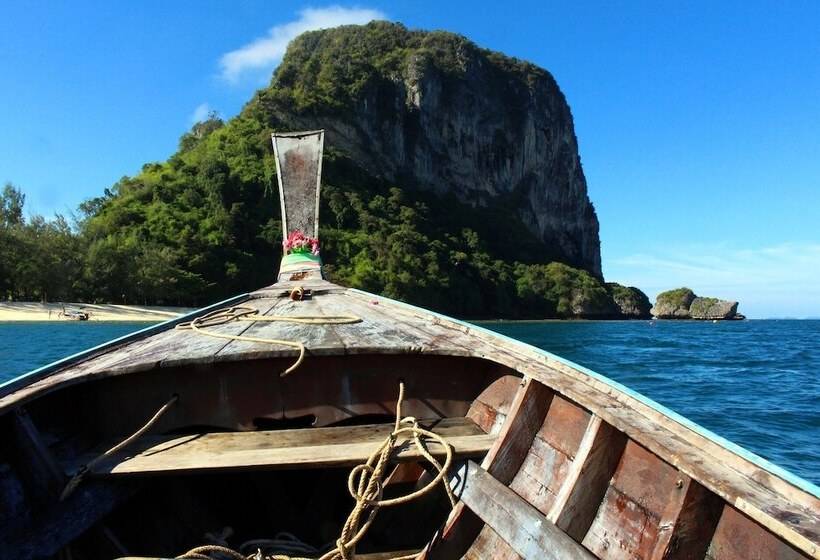 فندق Capital O 729 Amantra Lake View Resort