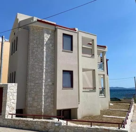ホテル Elpiniki Luxury Rooms