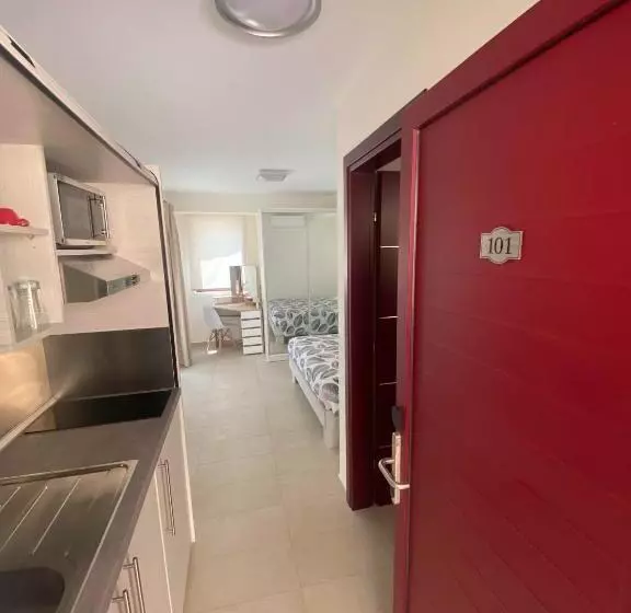 ホテル Elpiniki Luxury Rooms