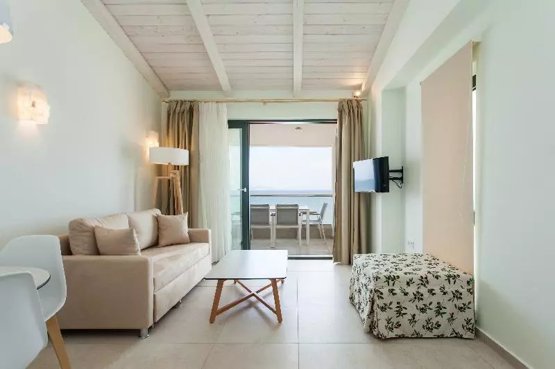 ホテル Elpiniki Luxury Rooms