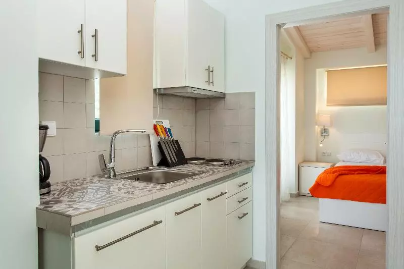 ホテル Elpiniki Luxury Rooms