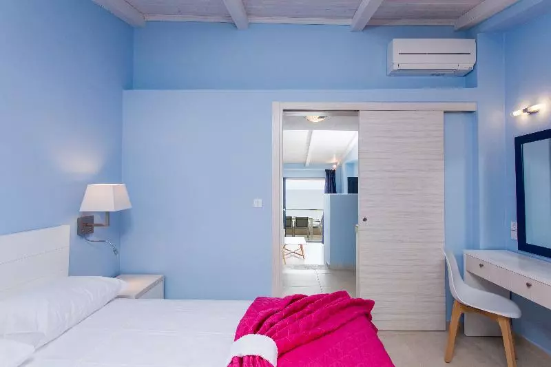 ホテル Elpiniki Luxury Rooms