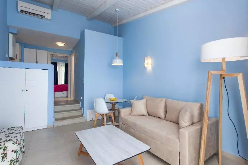 ホテル Elpiniki Luxury Rooms