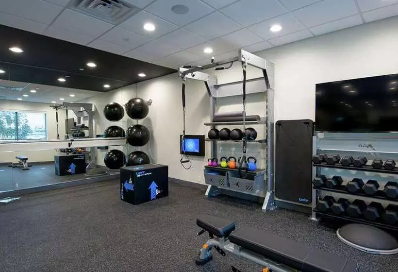 ホテル Tru By Hilton Lafayette River Ranch